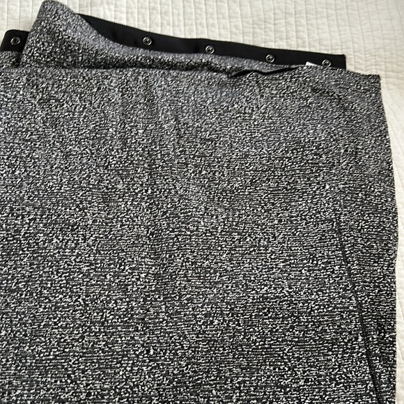 Lululemon scarf - Picture 3 of 3